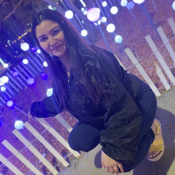 Meet your Posher, Ailoni - Picture 5 of 6